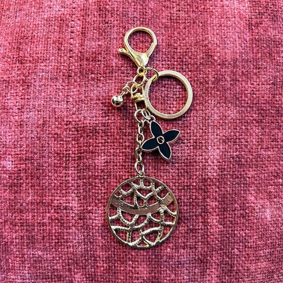 GEOMETRIC Bag Charm Black Gold Tone - Picture 5 of 8